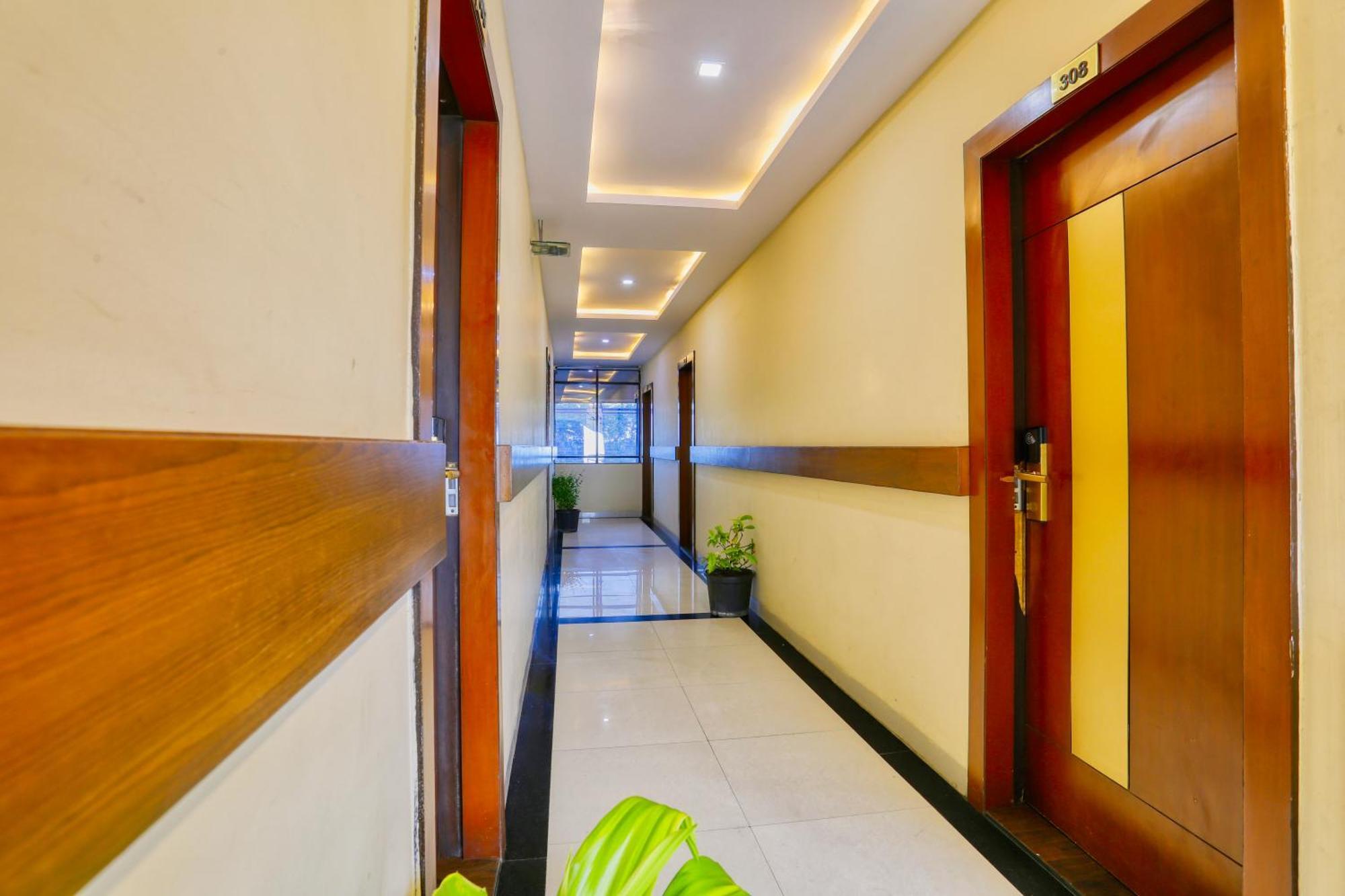 Hotel The Ashoka 3*