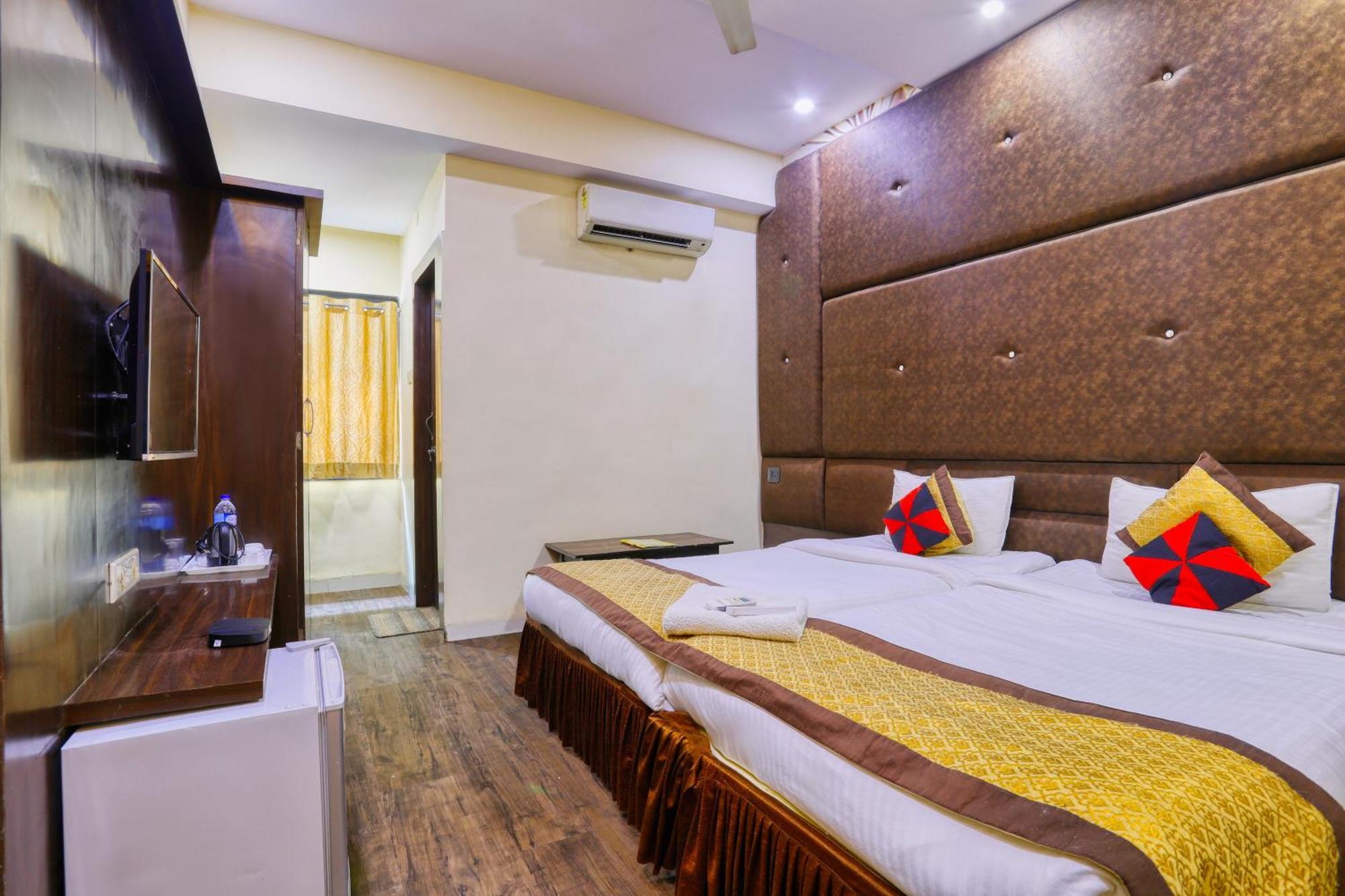 Hotel The Ashoka 3*